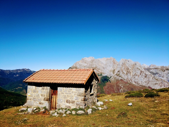 Hiking in Picos de Europa, Spain: PR-PNPE15 Prada